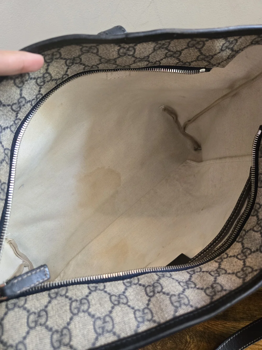 Gucci Beige & Black GG Supreme Canvas Tote Bag